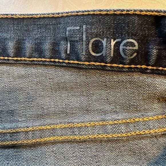 Calvin Klein Mid Rise Flared Fit Jeans in blue size 4 - Picture 8 of 9